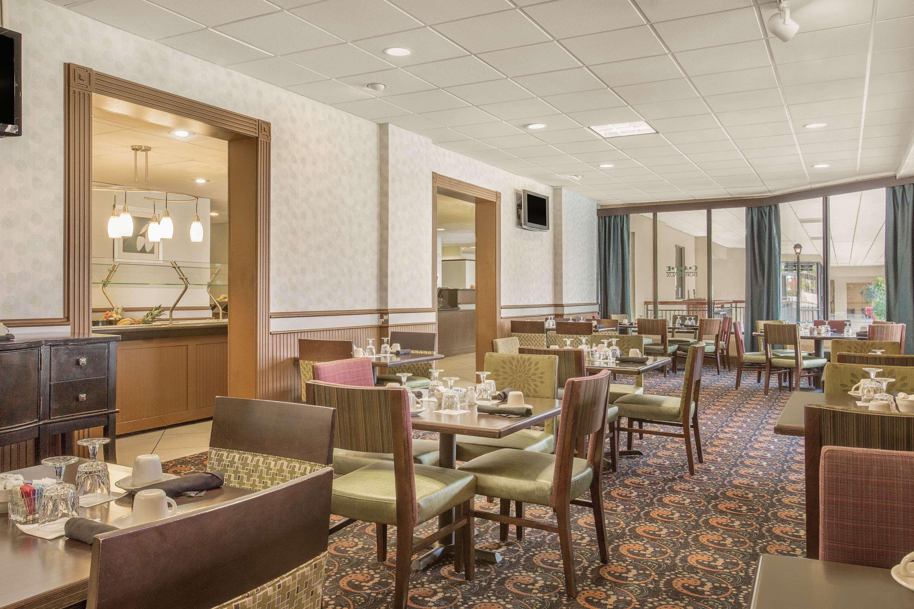 Ramada Plaza By Wyndham Fayetteville Fort Bragg Area Exteriör bild