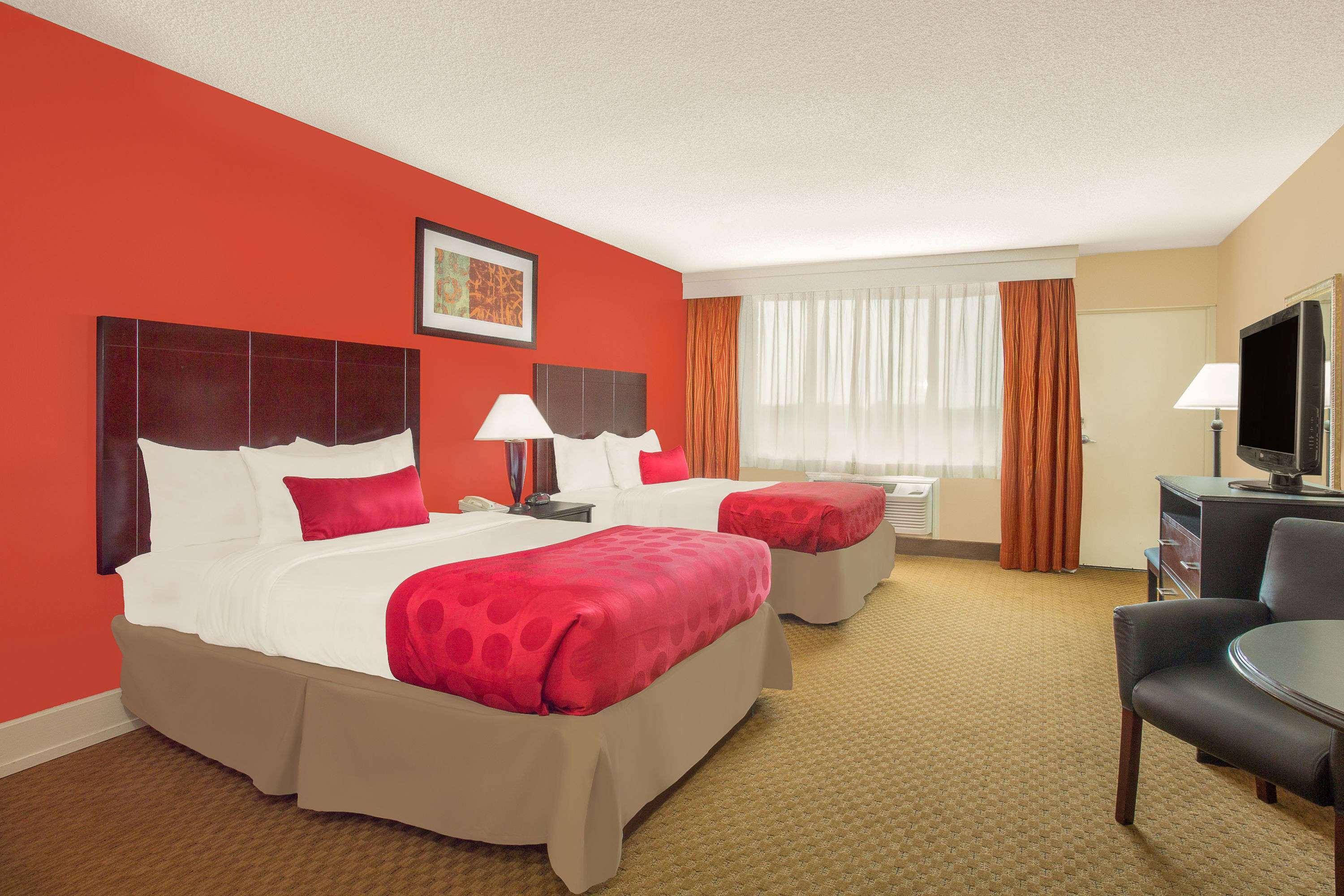 Ramada Plaza By Wyndham Fayetteville Fort Bragg Area Exteriör bild