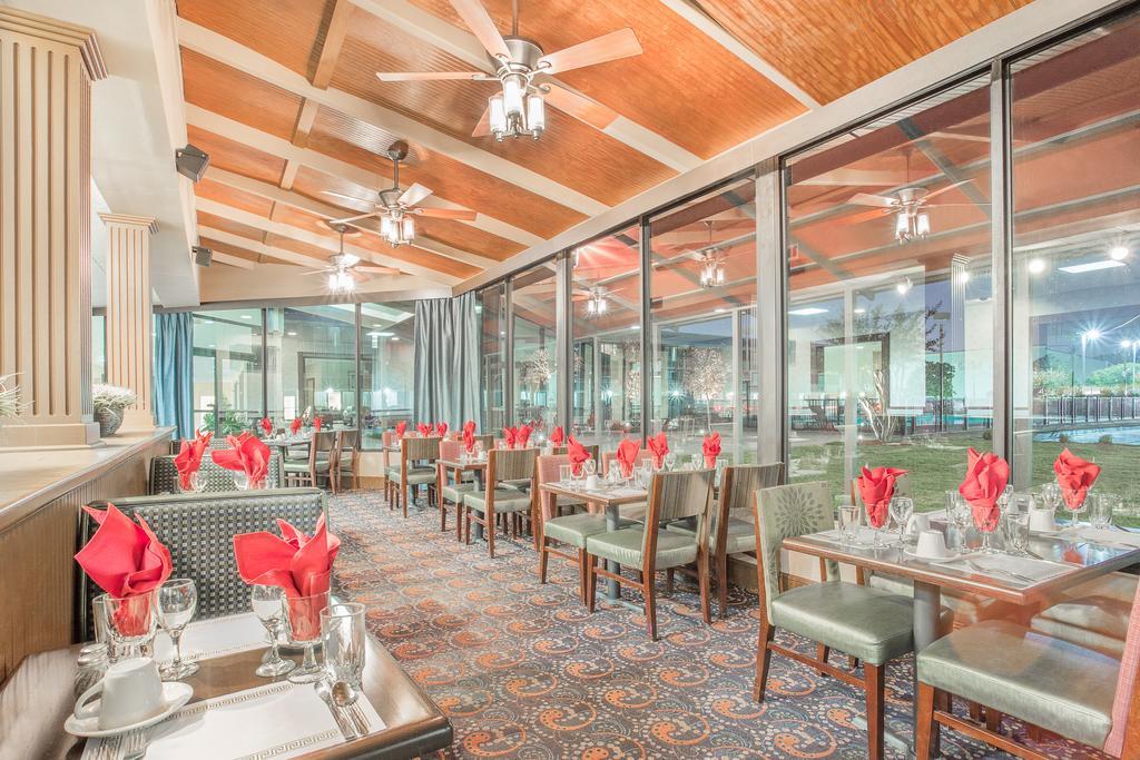 Ramada Plaza By Wyndham Fayetteville Fort Bragg Area Exteriör bild